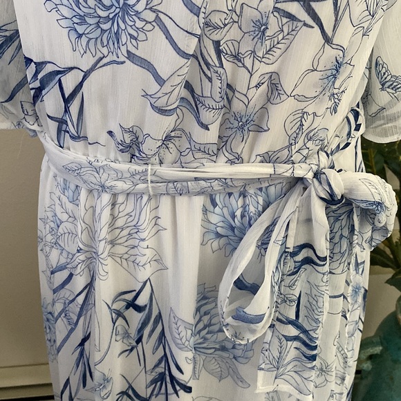 Dress - Picture 3 of 6